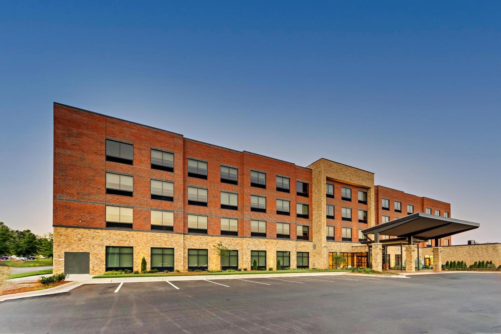 Holiday Inn Express & Suites - Winston - Salem SW - Clemmons by IHG photo 17