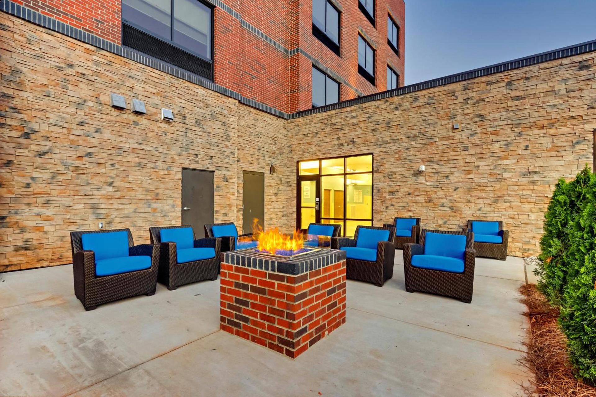 Holiday Inn Express & Suites - Winston - Salem SW - Clemmons by IHG photo 71