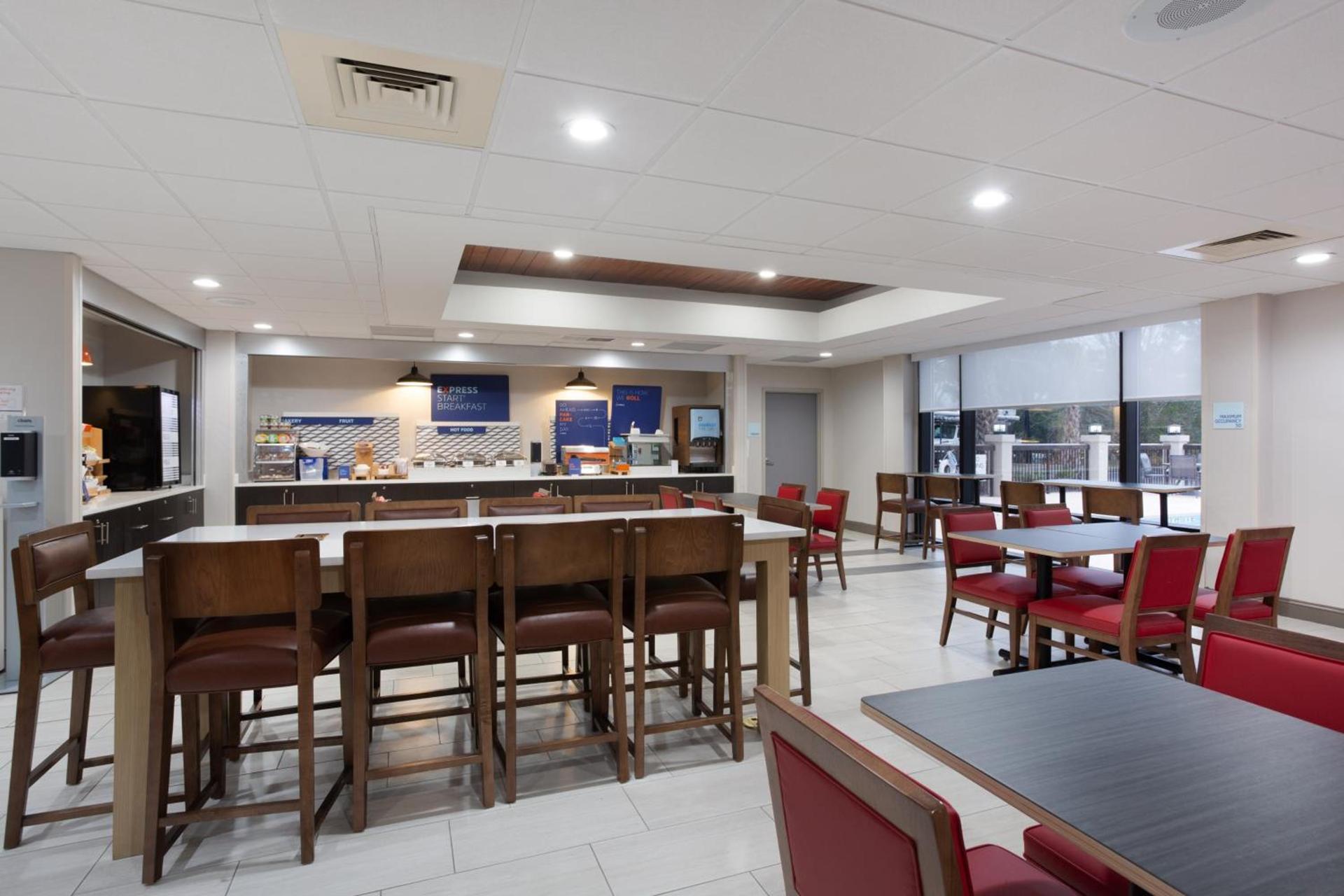Holiday Inn Express & Suites - Morehead City by IHG photo 21