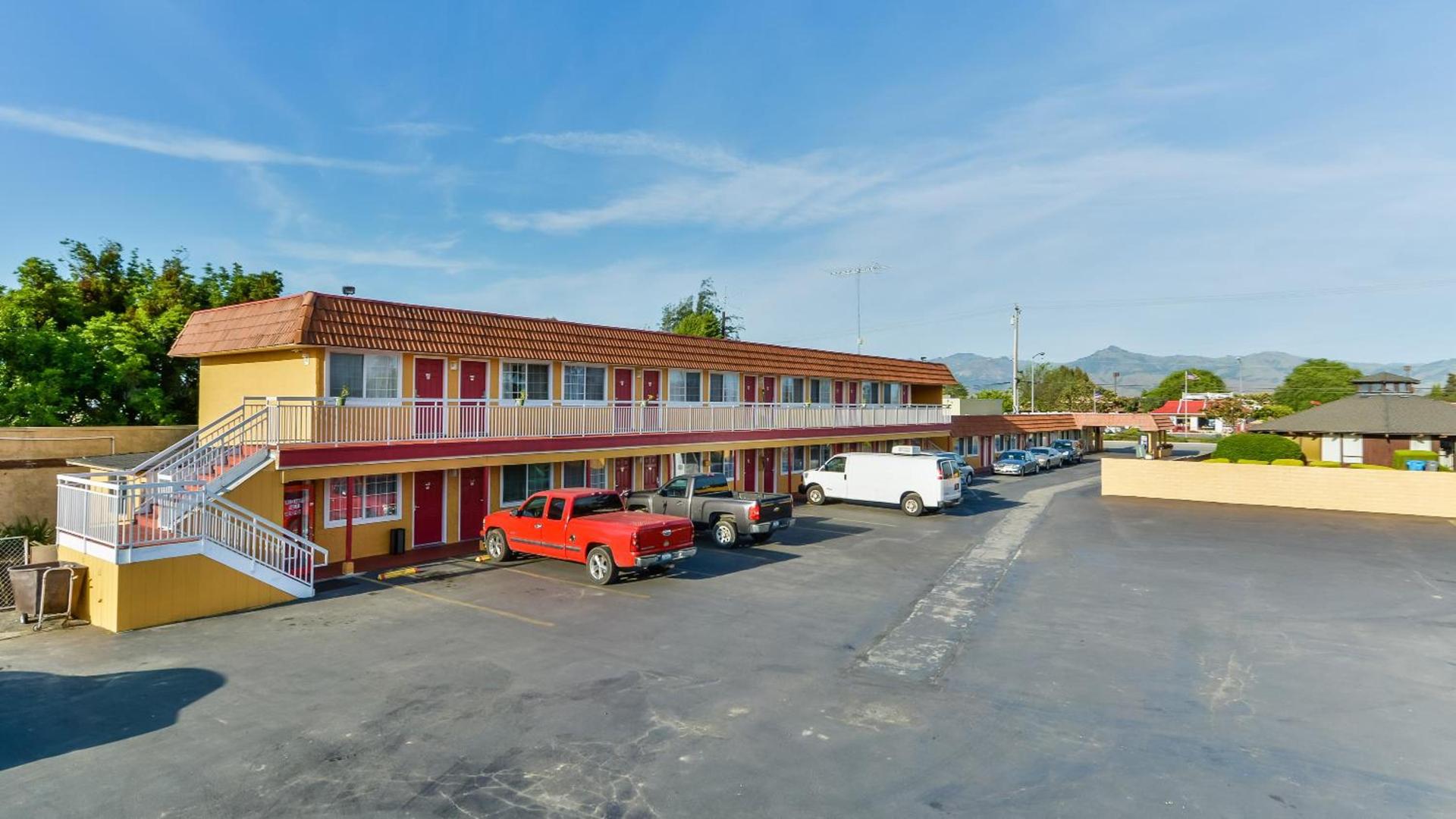 Hollister Inn photo 3
