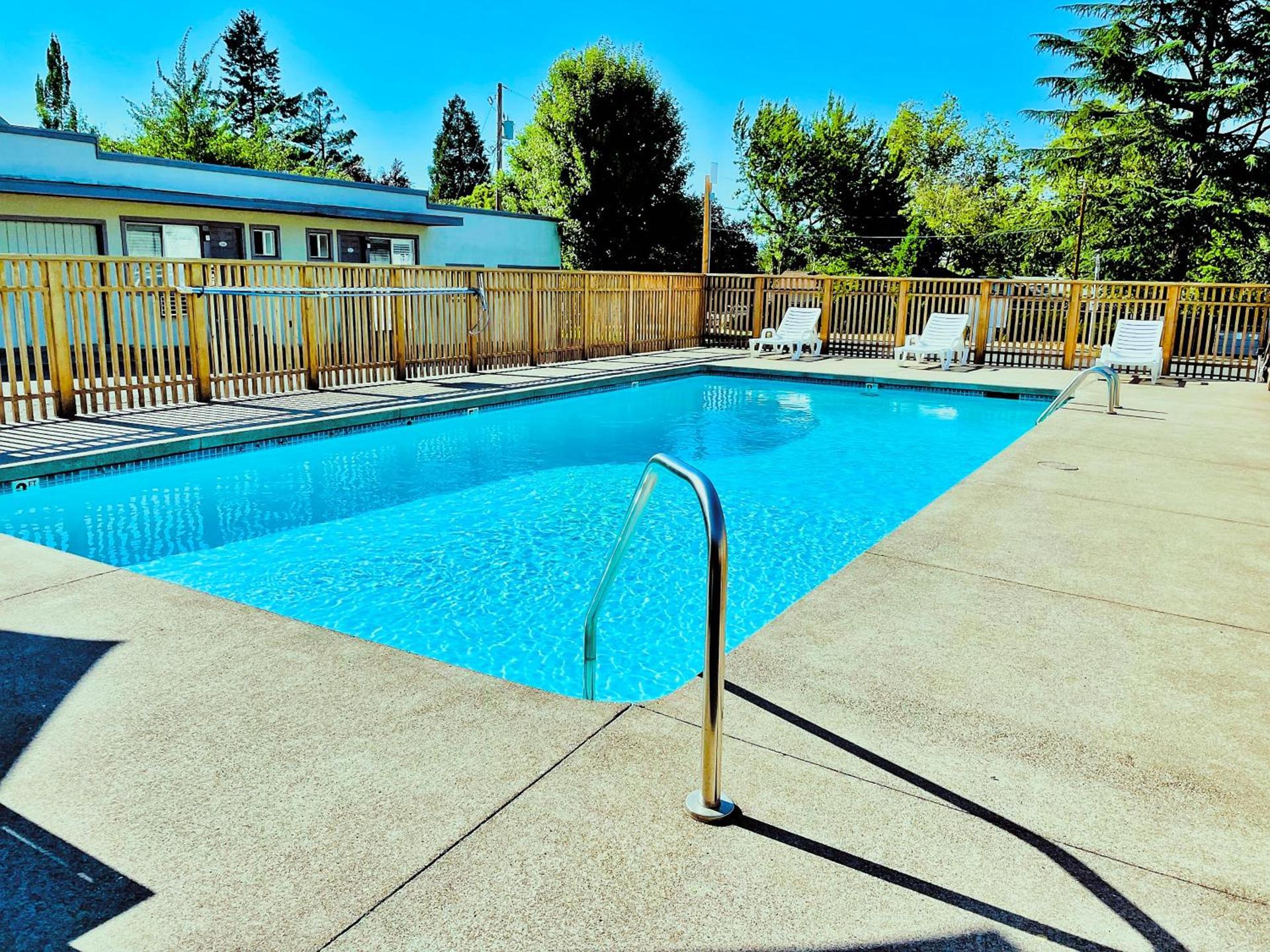 Ashland Motel - Oregon photo 18