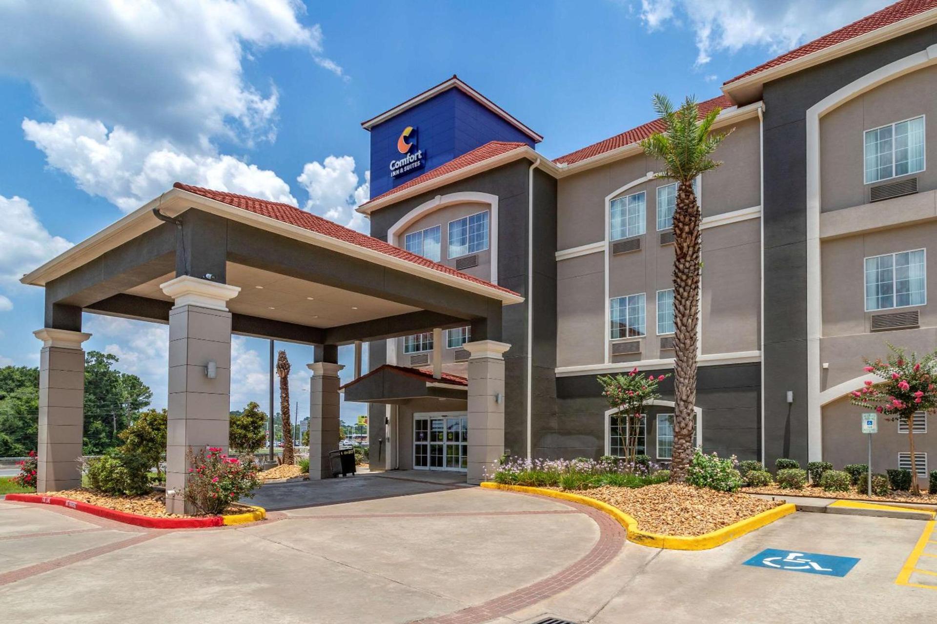 Comfort Inn & Suites Cleveland TX — hotel in Cleveland