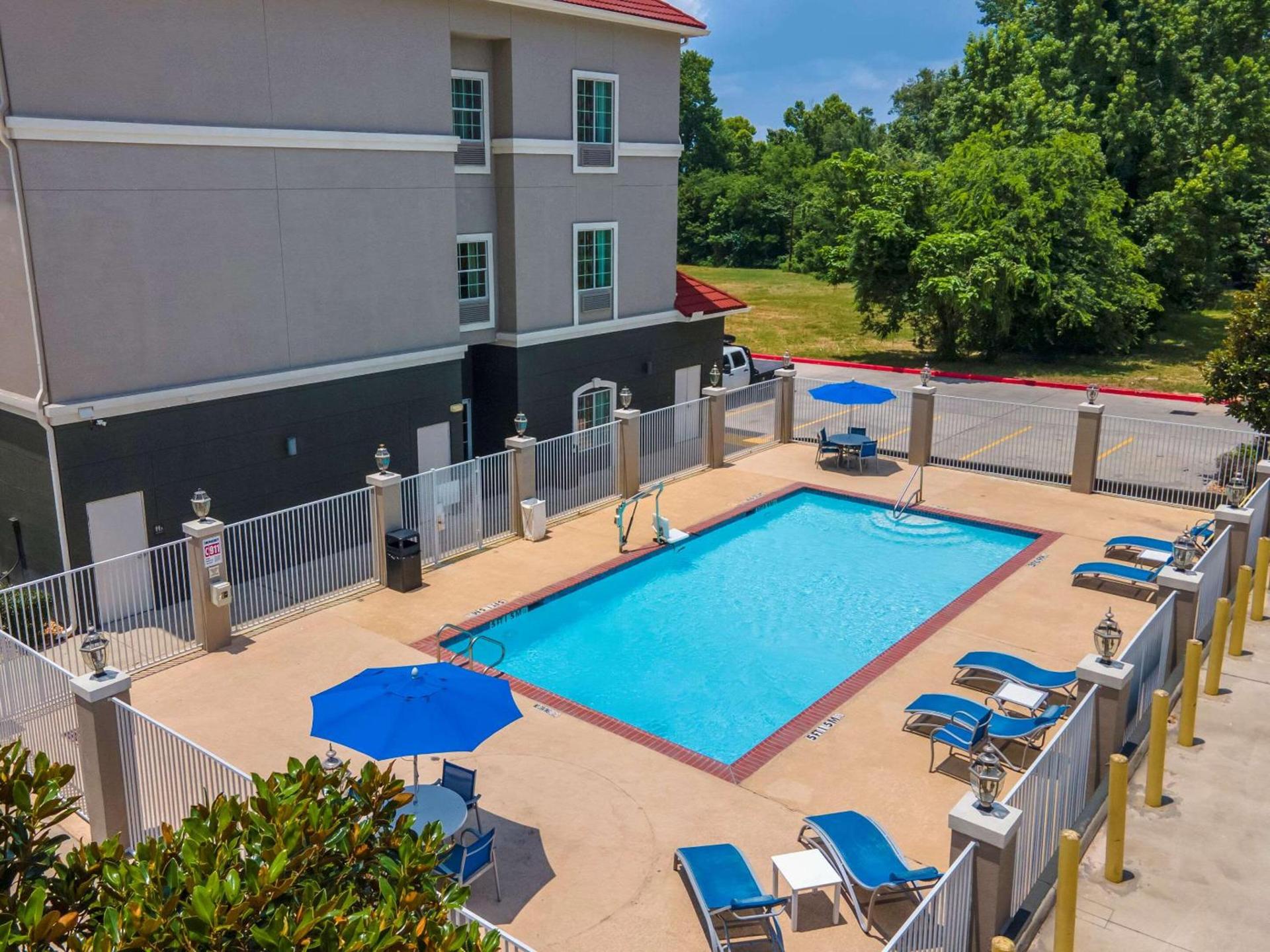Comfort Inn & Suites Cleveland TX photo 38