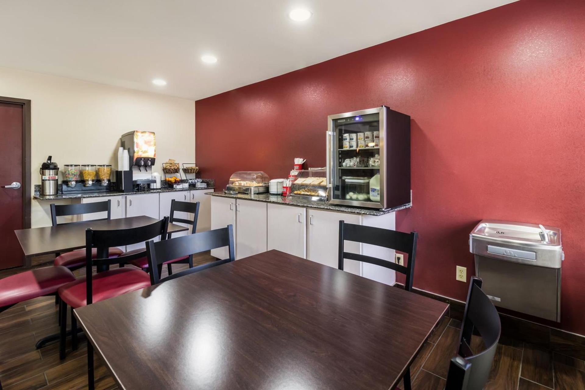 Red Roof Inn Murfreesboro photo 13
