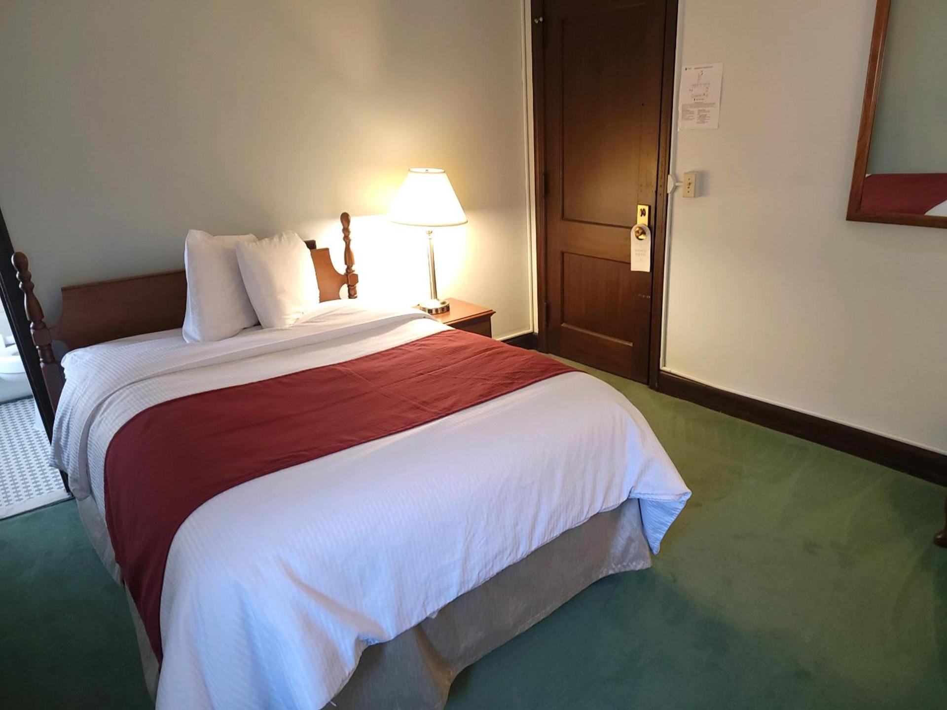 Penn Wells Hotel photo 33