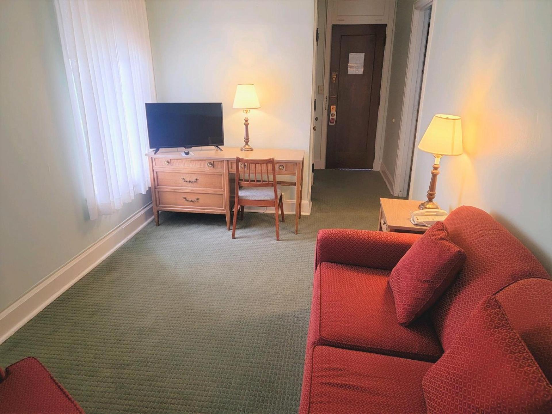 Penn Wells Hotel photo 38