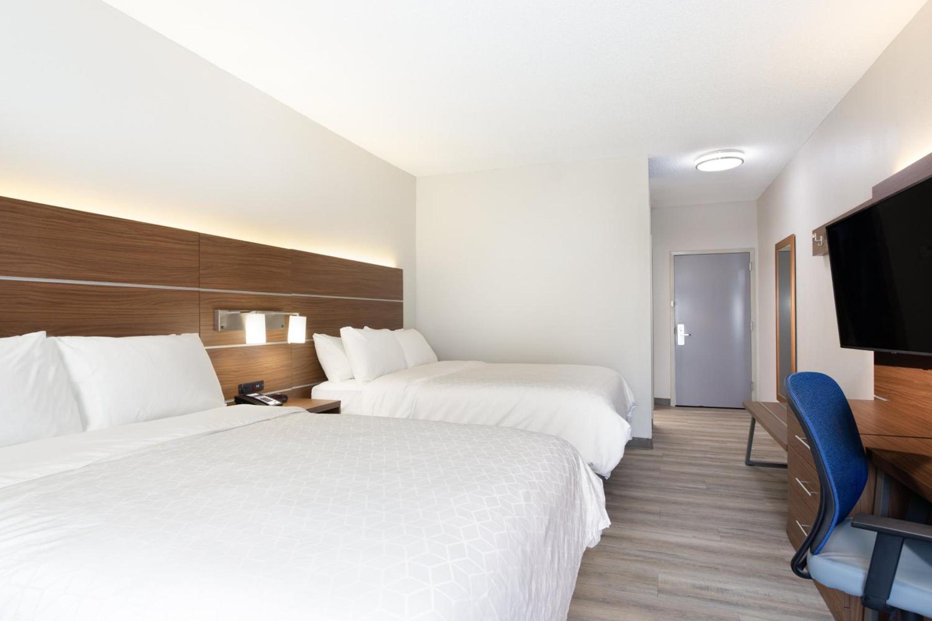 Holiday Inn Express & Suites - Morehead City by IHG photo 46