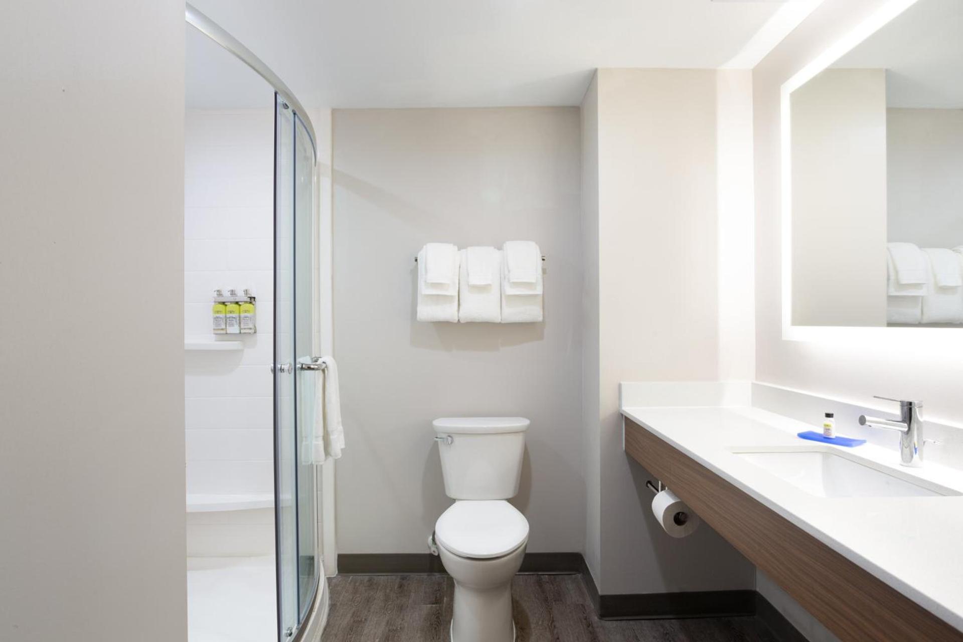 Holiday Inn Express & Suites - Morehead City by IHG photo 54