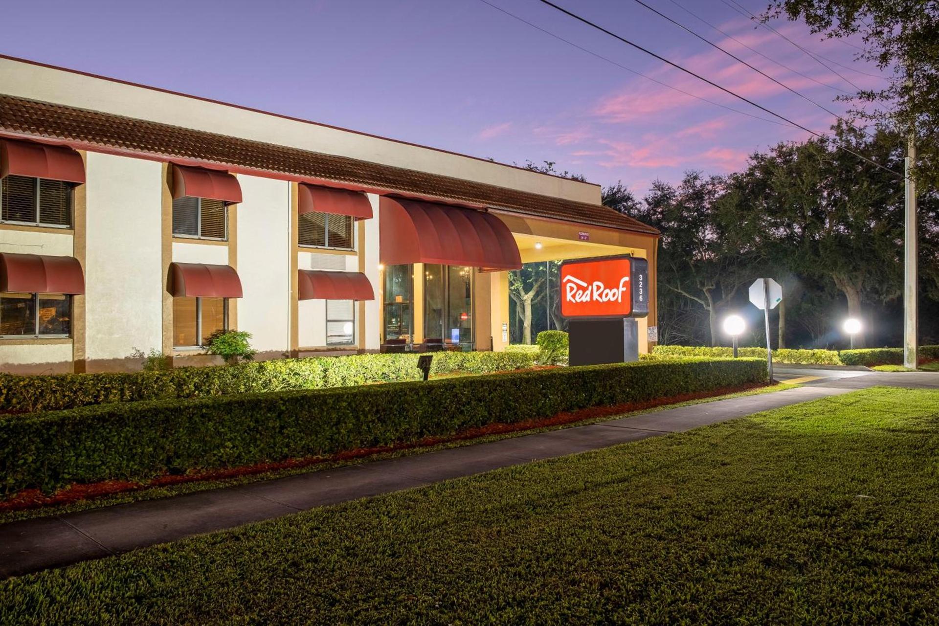 Red Roof Inn Ft Pierce photo 4
