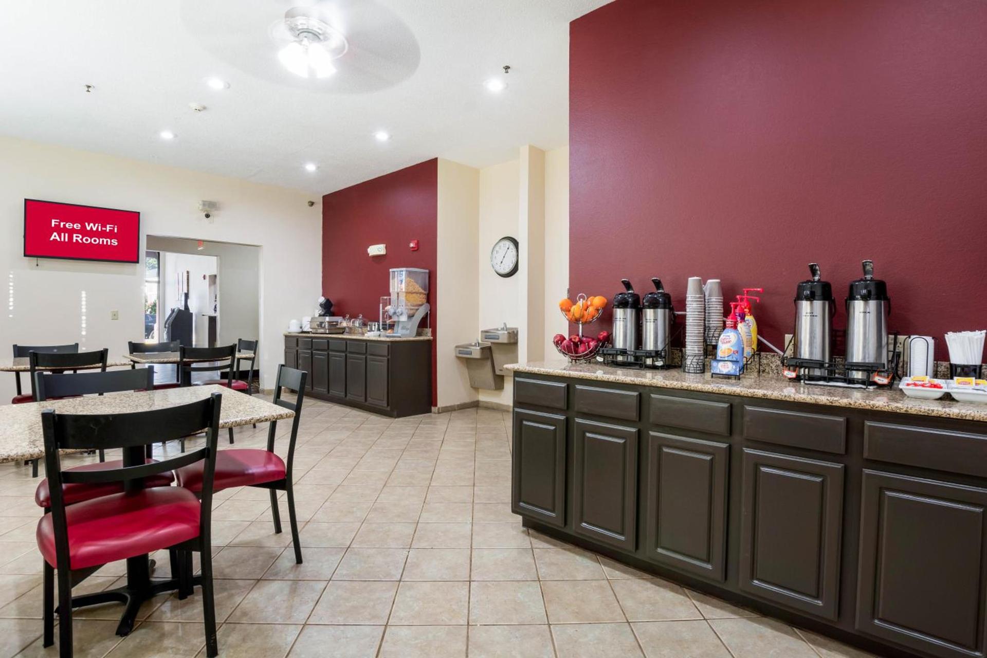 Red Roof Inn Carrollton photo 13