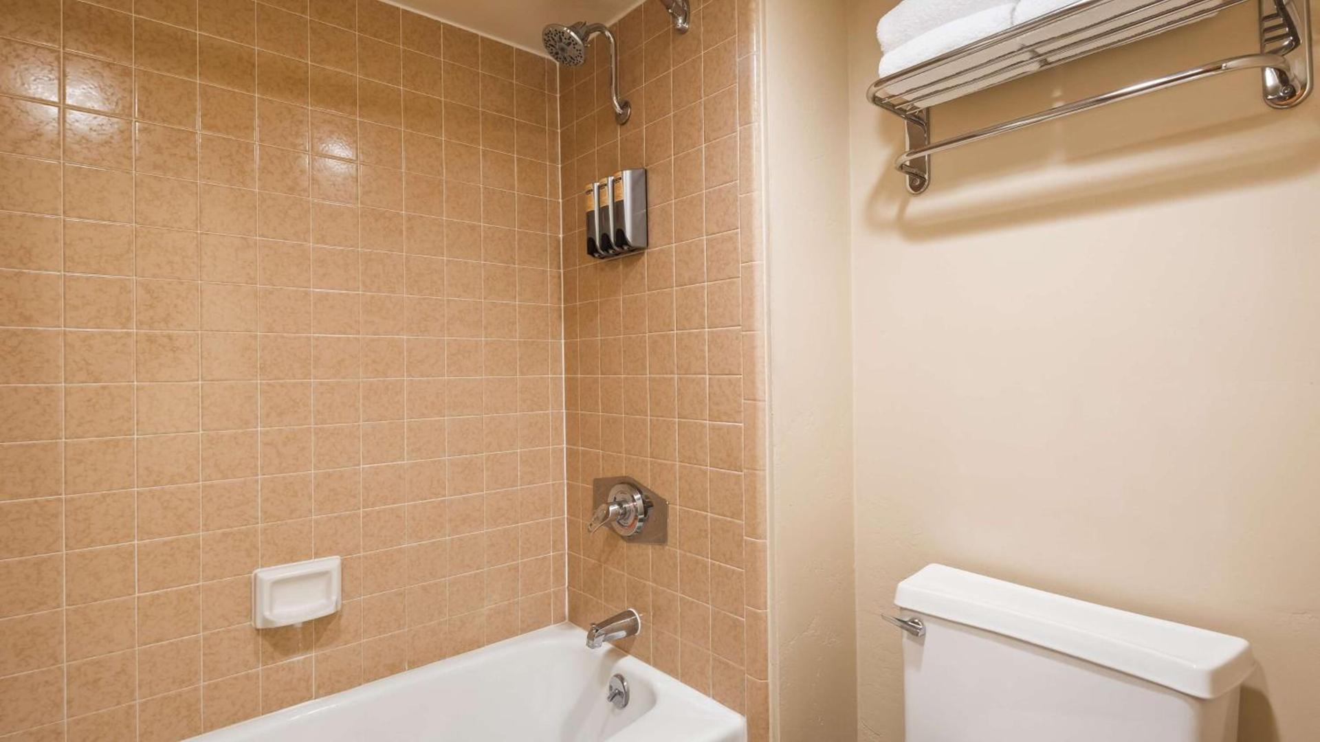 Best Western Plus Arroyo Roble Hotel & Creekside Villas photo 88