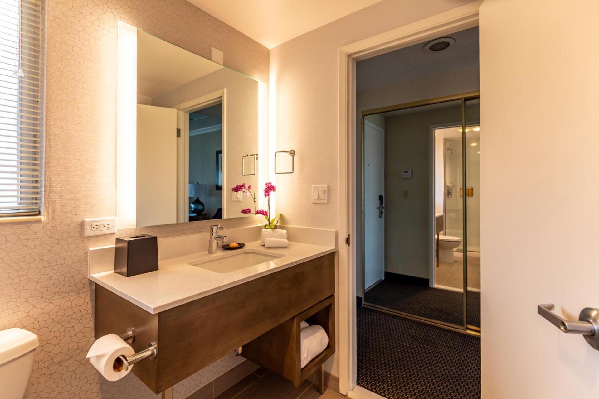 West Beach Inn, a Coast Hotel photo 49