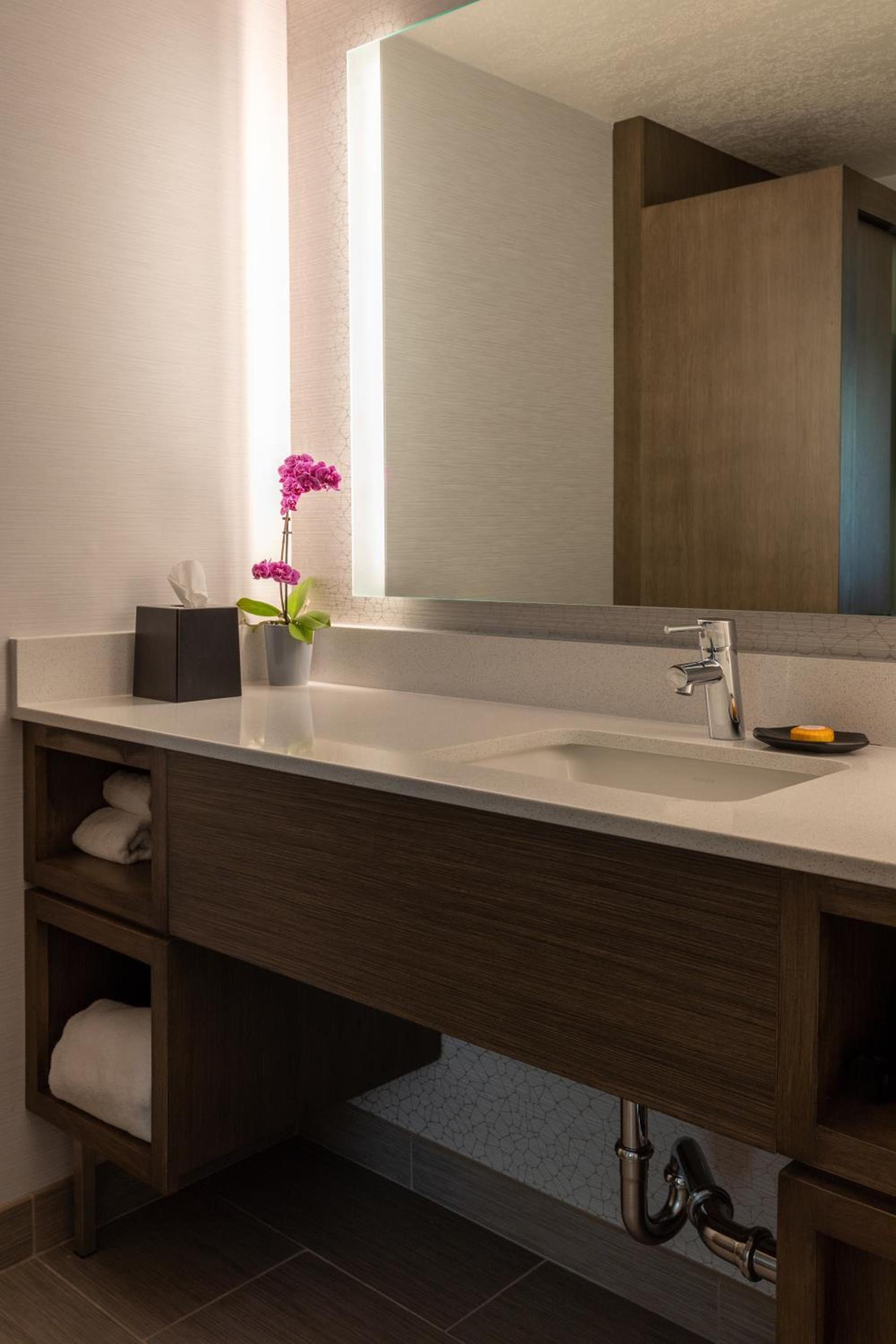 West Beach Inn, a Coast Hotel photo 50