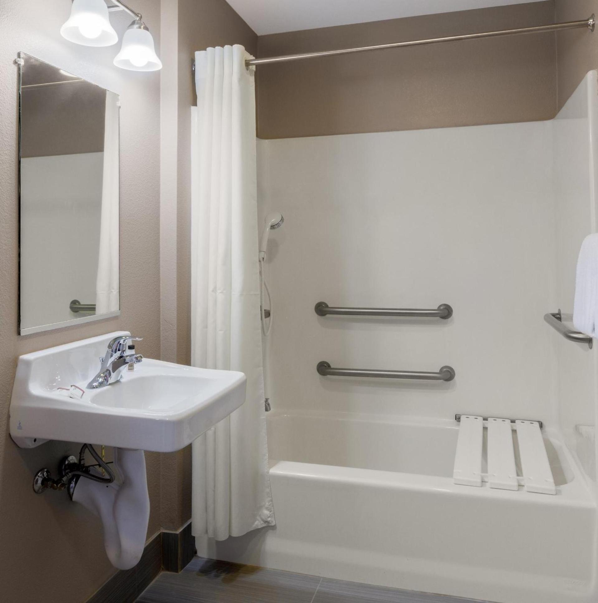 Travelodge by Wyndham Eureka photo 19