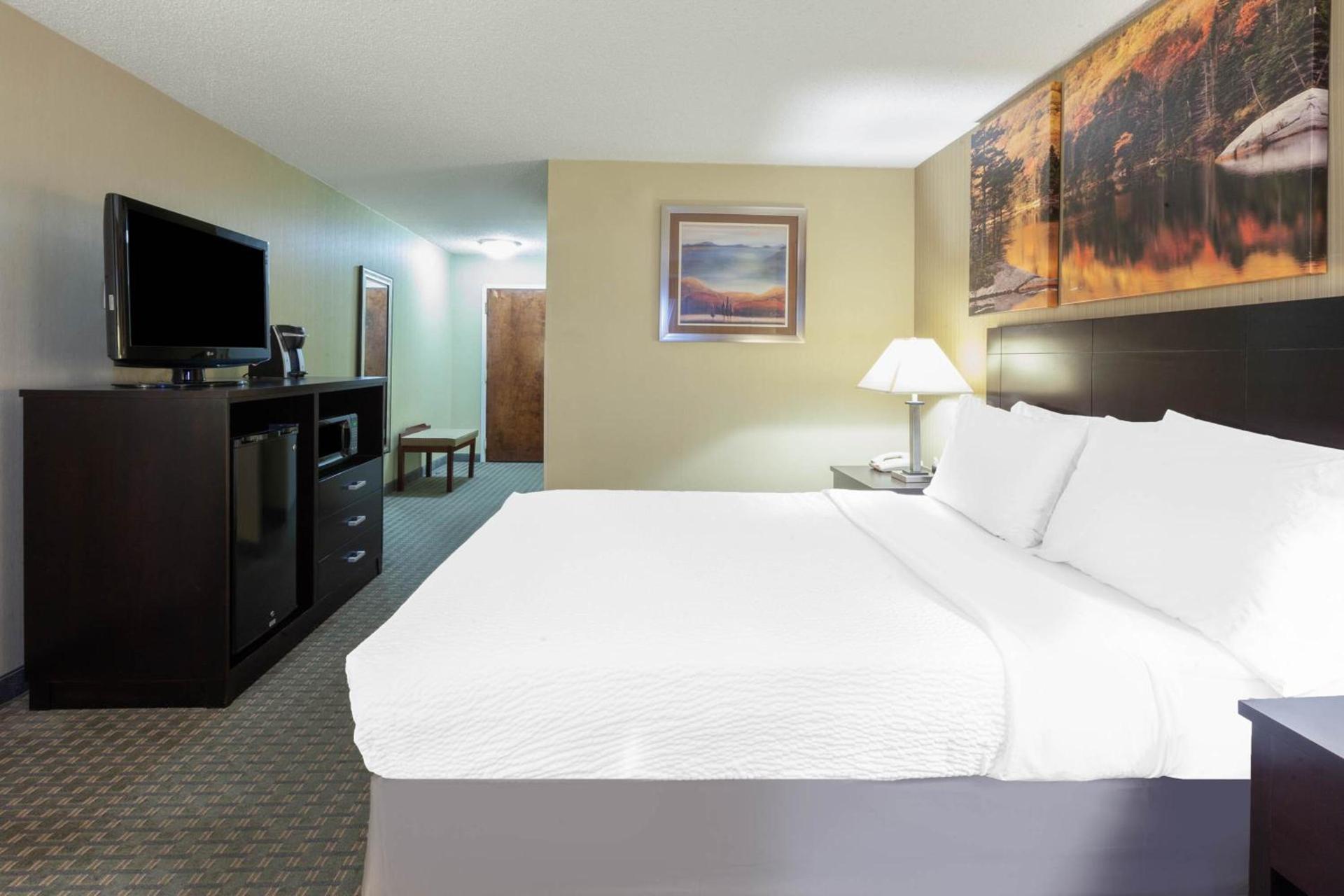Days Inn by Wyndham Plattsburgh photo 4