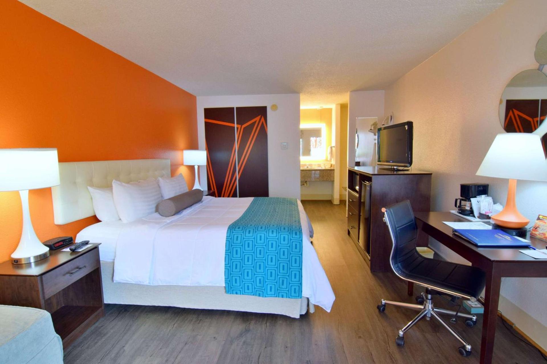 Howard Johnson by Wyndham Ocala FL I-75 photo 40