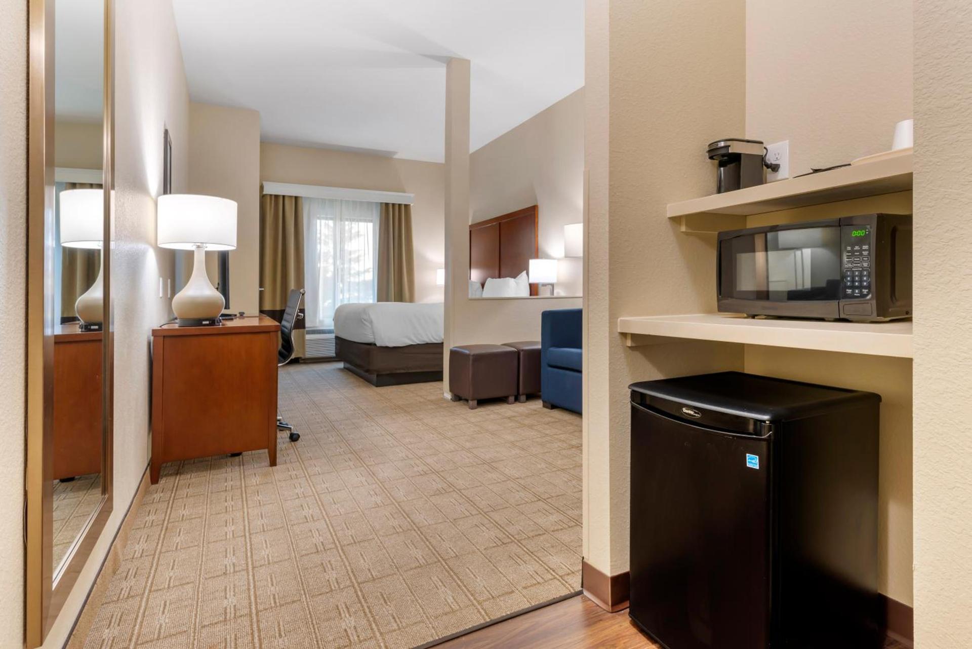 Comfort Inn & Suites North Mankato photo 17