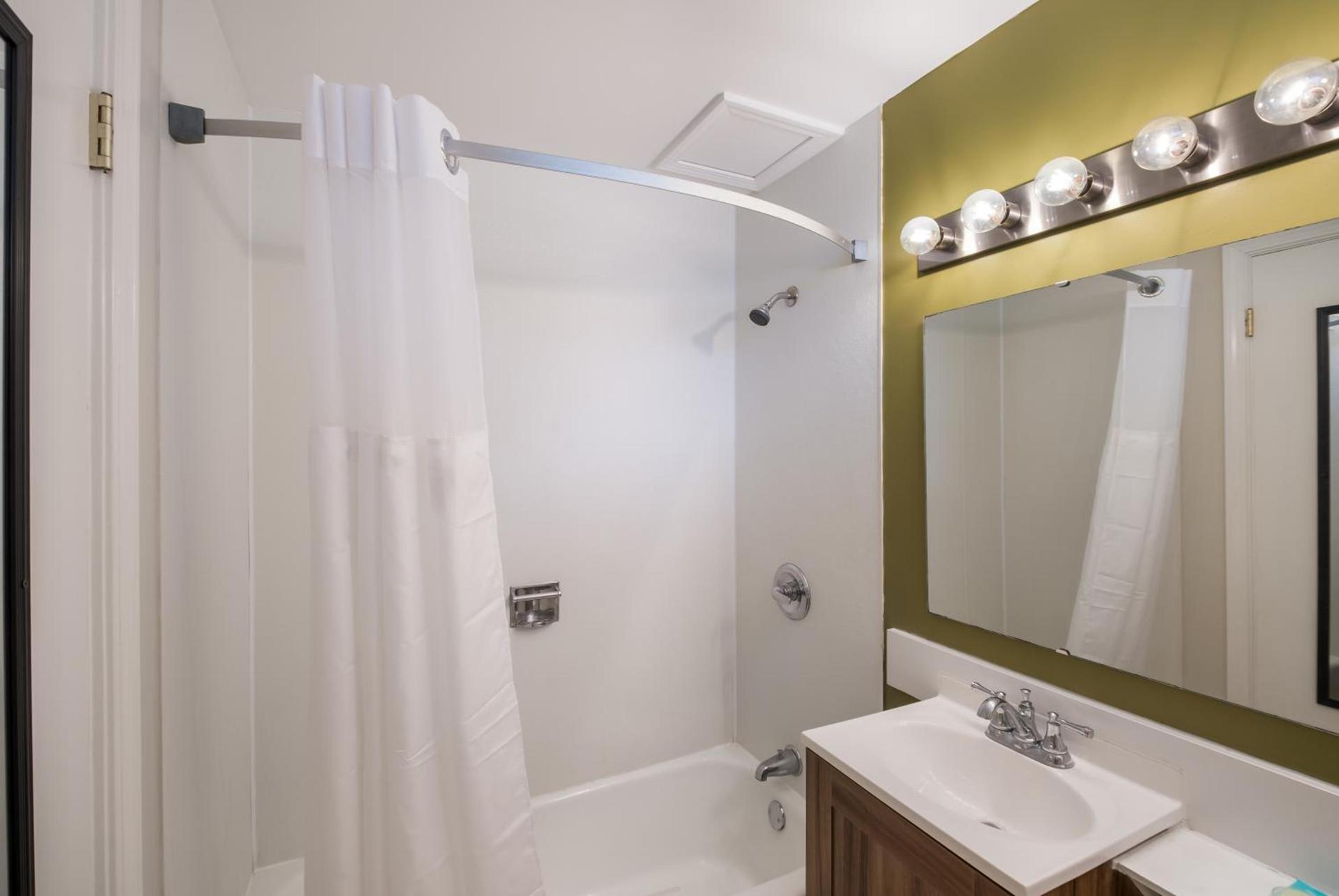 Americas Best Value Inn-Painted Post photo 19
