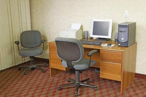 Express Airport Inn photo 9