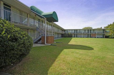 Express Airport Inn photo 1