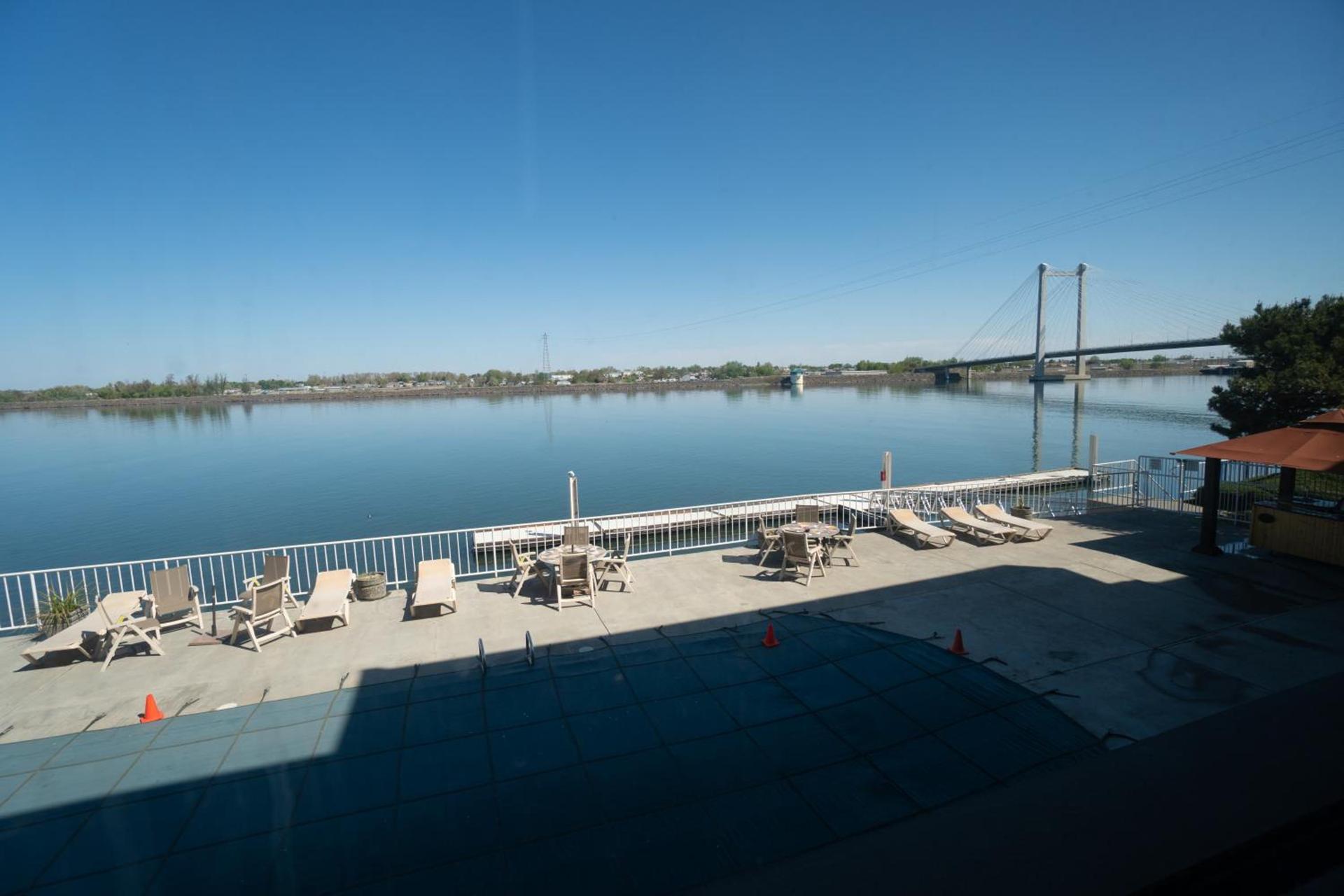 Clover Island Inn photo 43