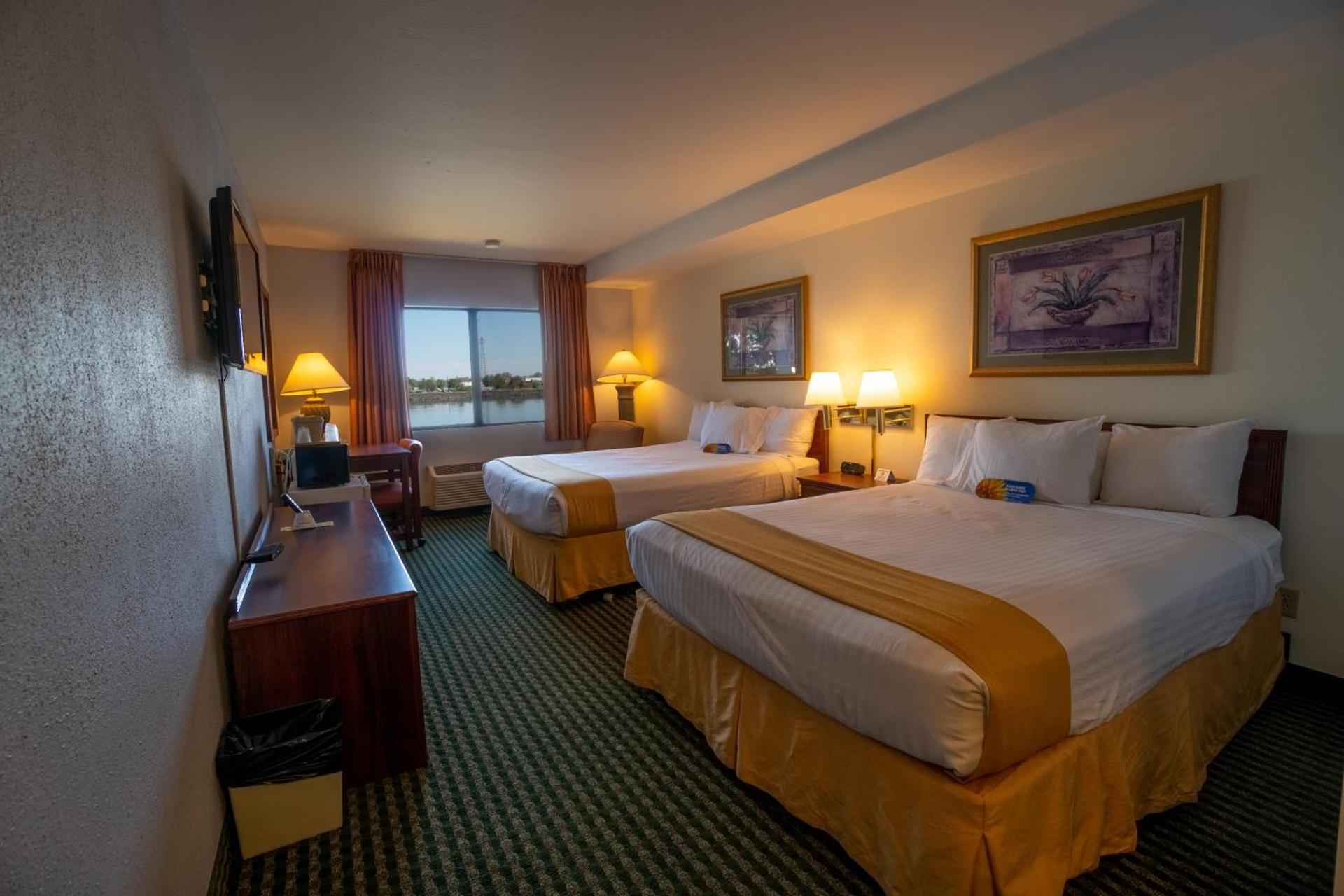 Clover Island Inn photo 68