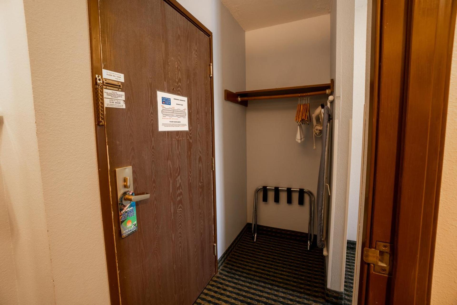 Clover Island Inn photo 70