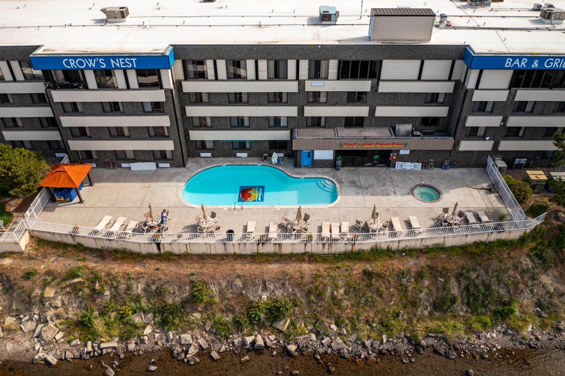 Clover Island Inn photo 73