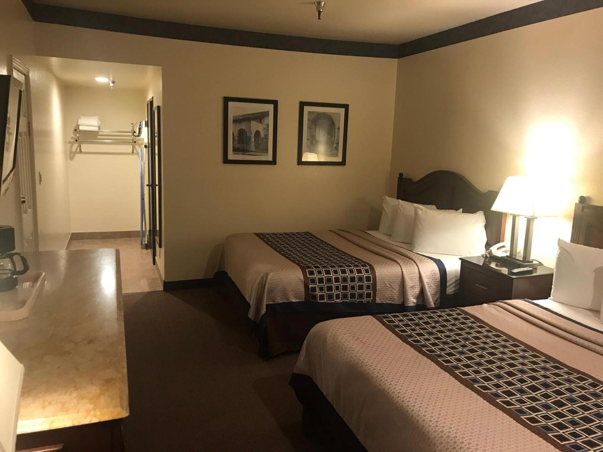 Oakridge Inn photo 11