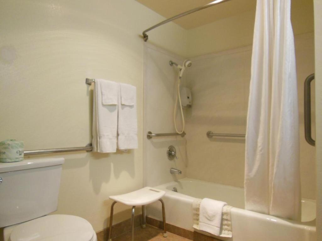 Oakridge Inn photo 18