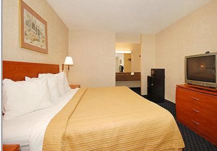 Greenville Inn & Suites photo 17