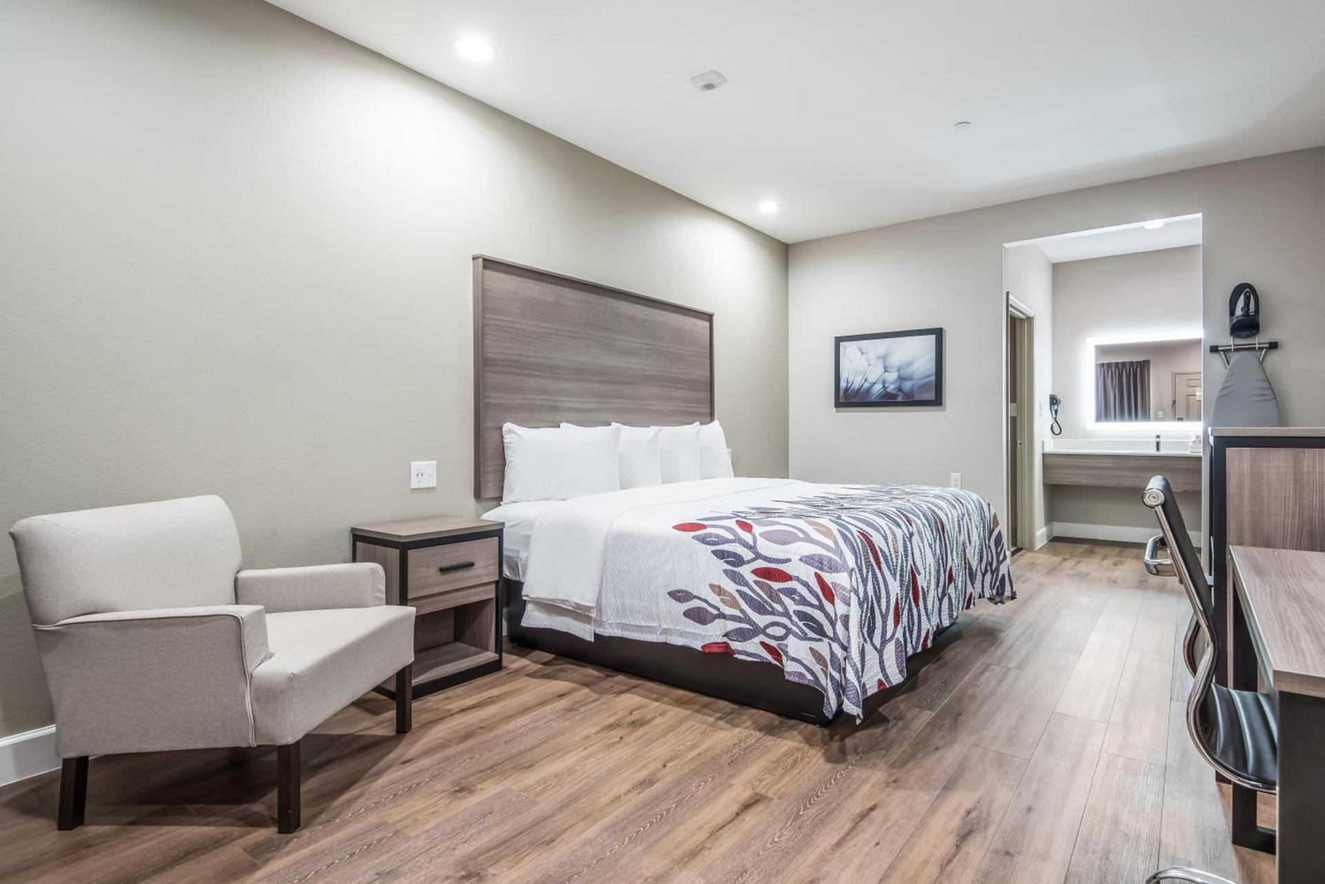 Red Roof Inn & Suites Mobile SW - I-10 photo 17