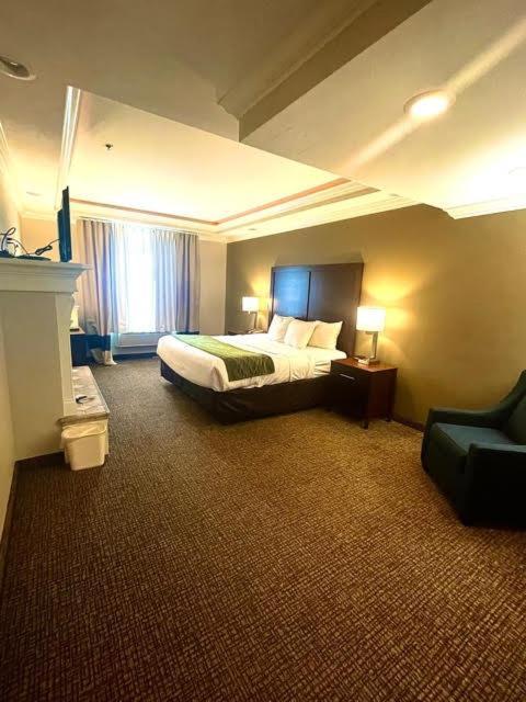 Comfort Inn Hebron-Lowell Area photo 56