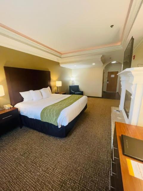 Comfort Inn Hebron-Lowell Area photo 57