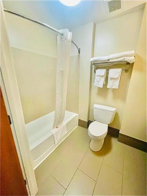 Comfort Inn Hebron-Lowell Area photo 67
