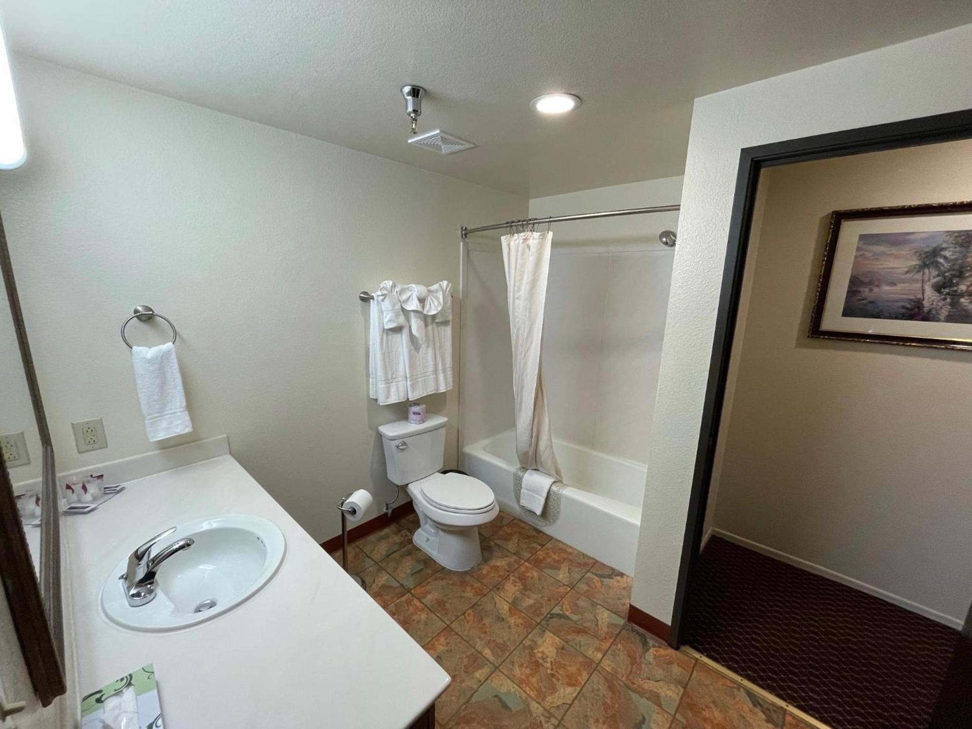 Oakridge Inn photo 17