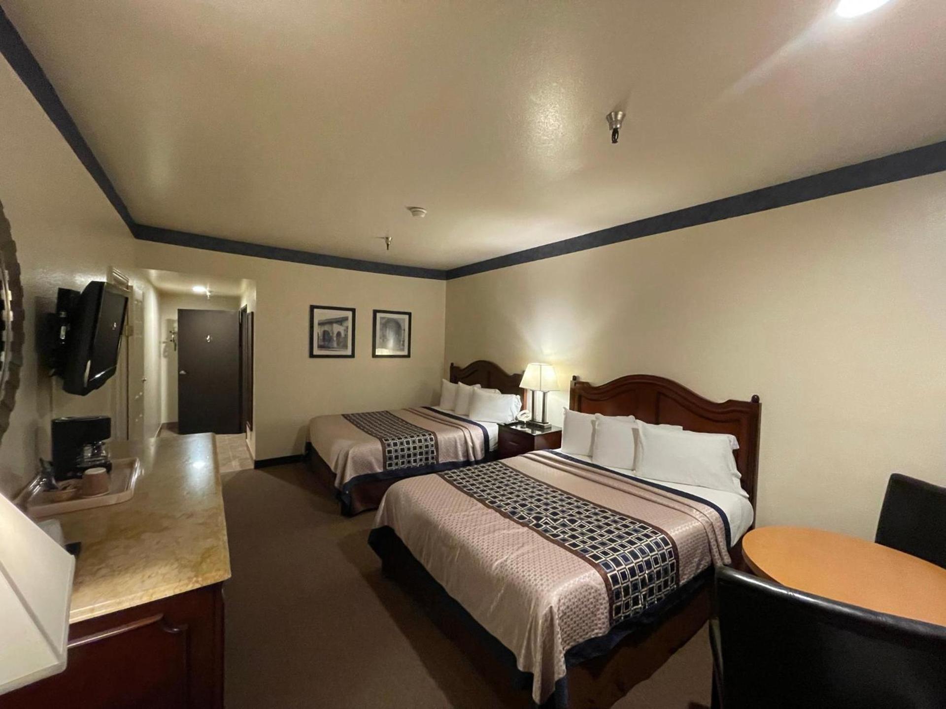 Oakridge Inn photo 20