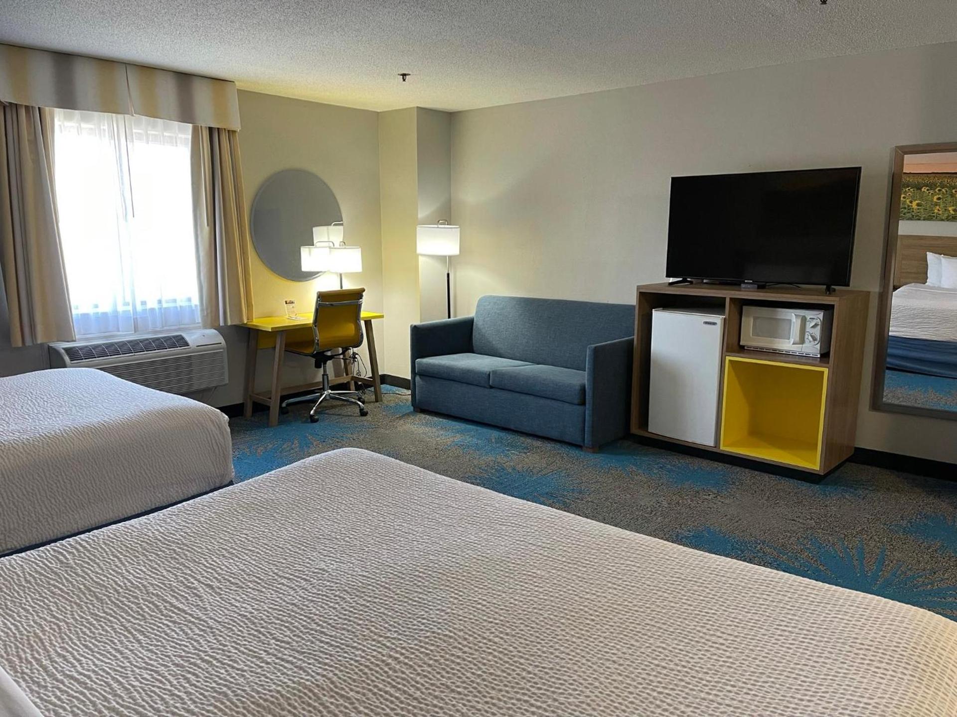Days Inn by Wyndham Colby photo 14