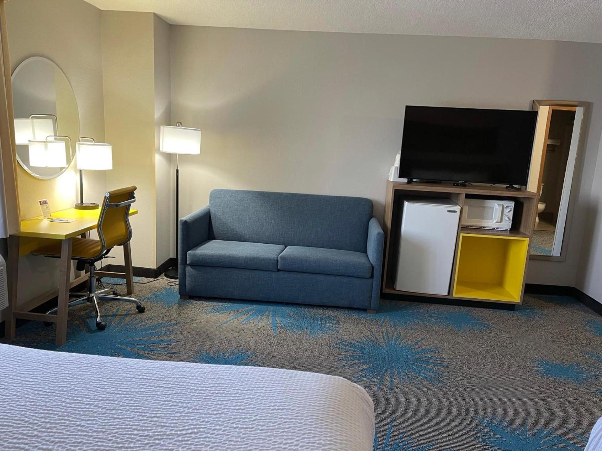 Days Inn by Wyndham Colby photo 18