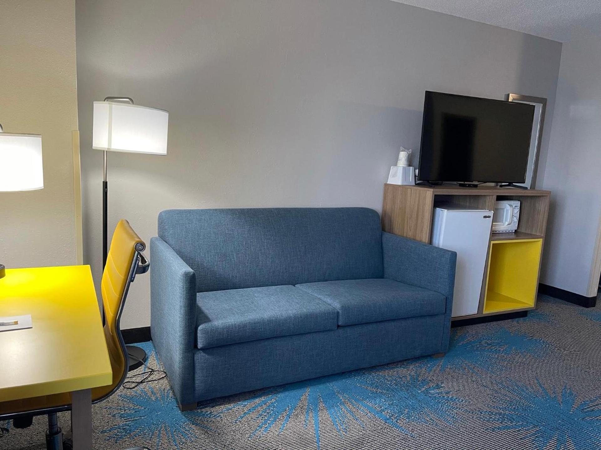 Days Inn by Wyndham Colby photo 35