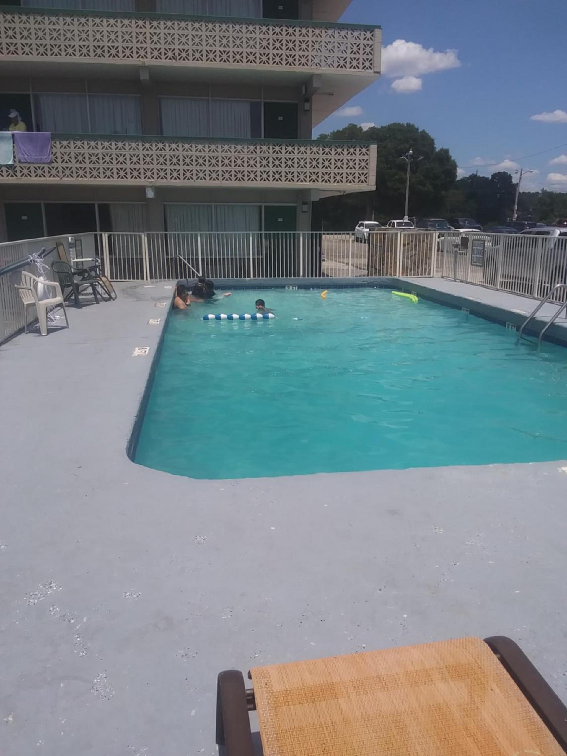 The Virginian Motel photo 2
