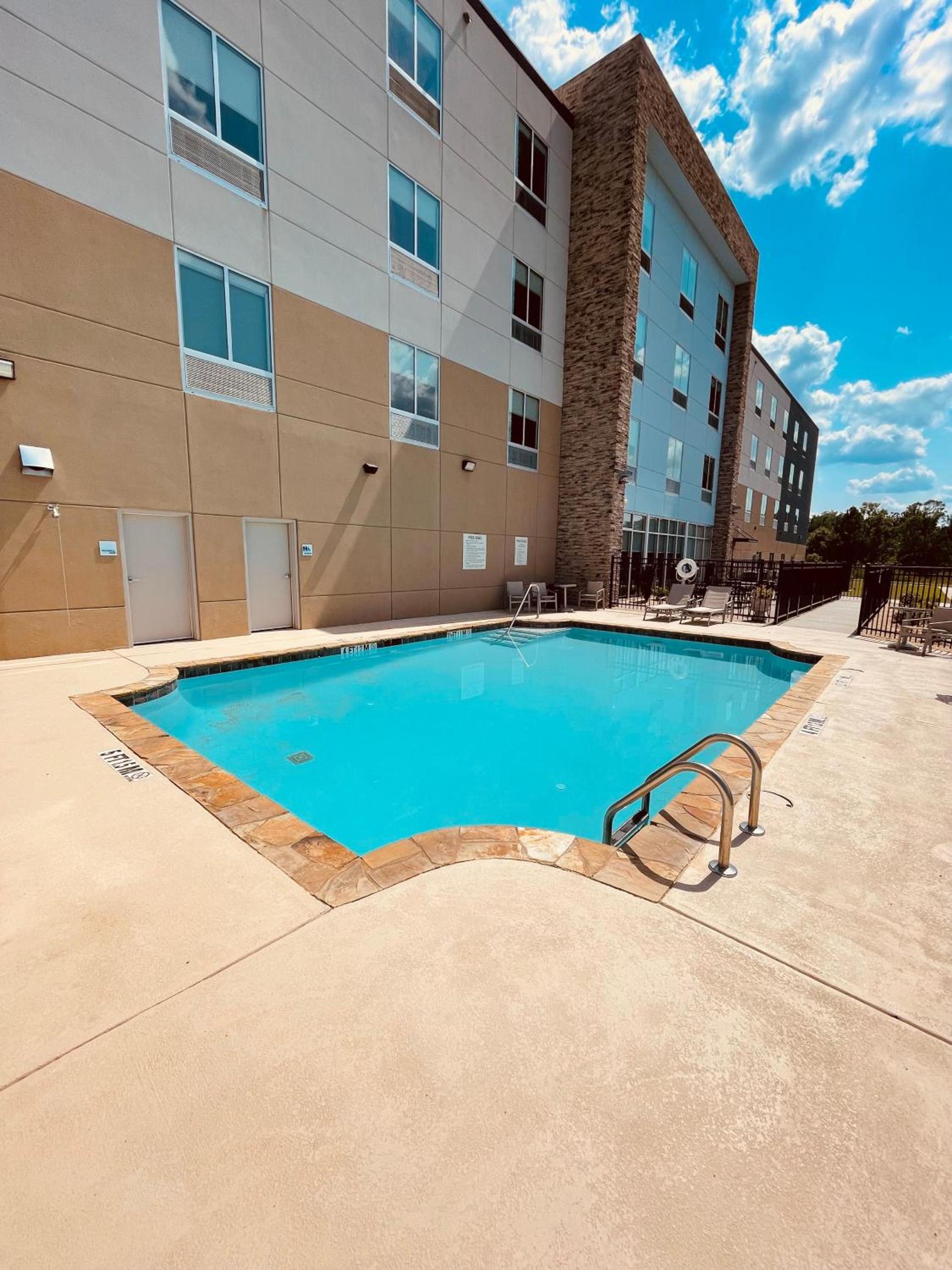 Holiday Inn Express & Suites Macon North by IHG photo 7