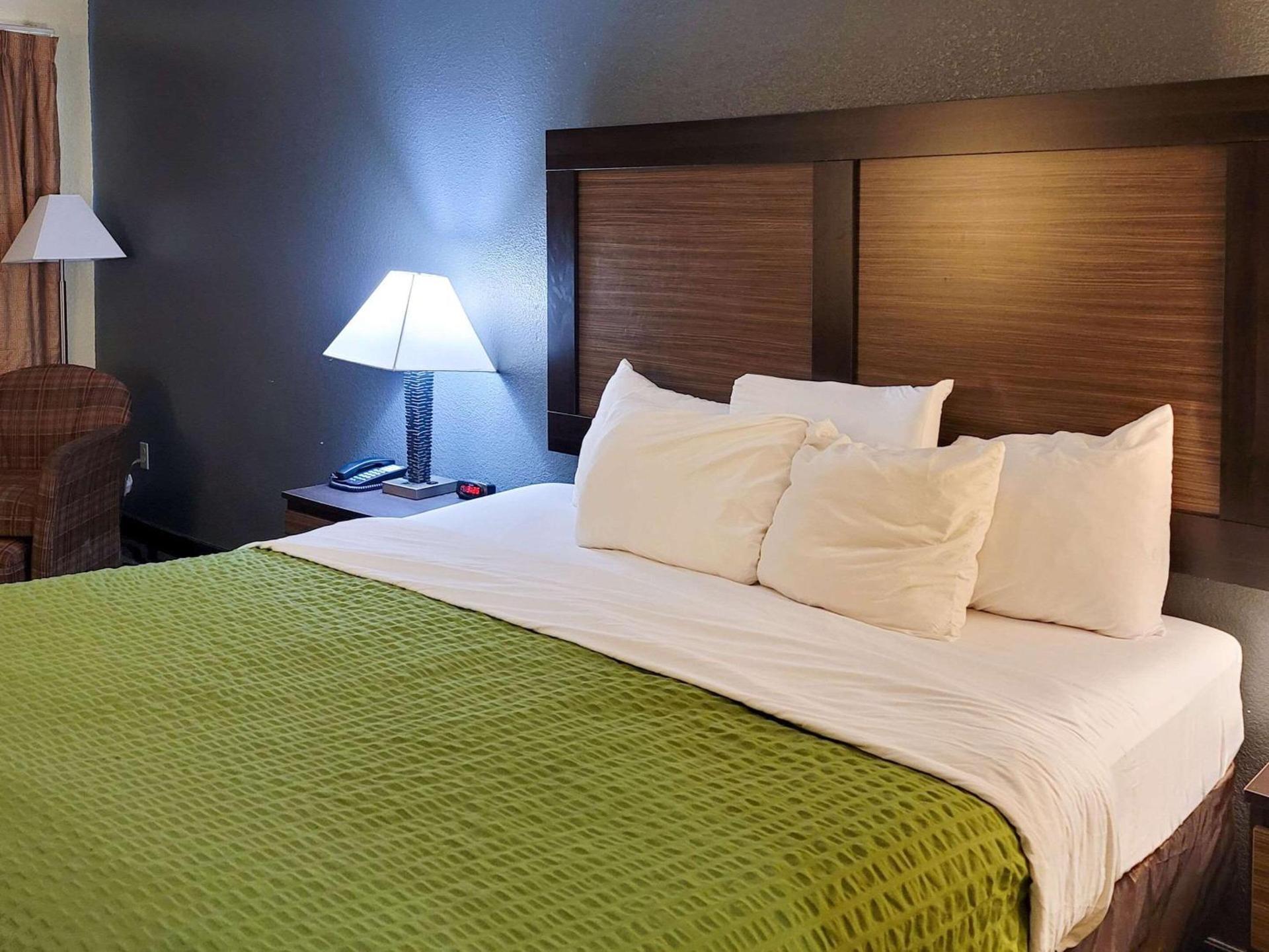 Americas Best Value Inn Grayson photo 14