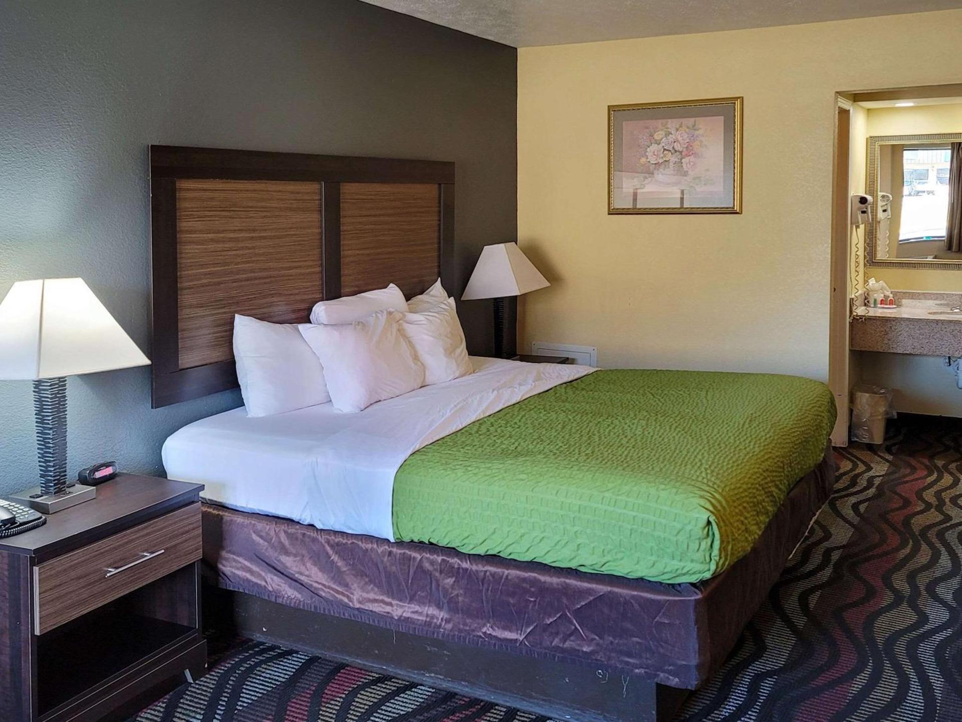 Americas Best Value Inn Grayson photo 15