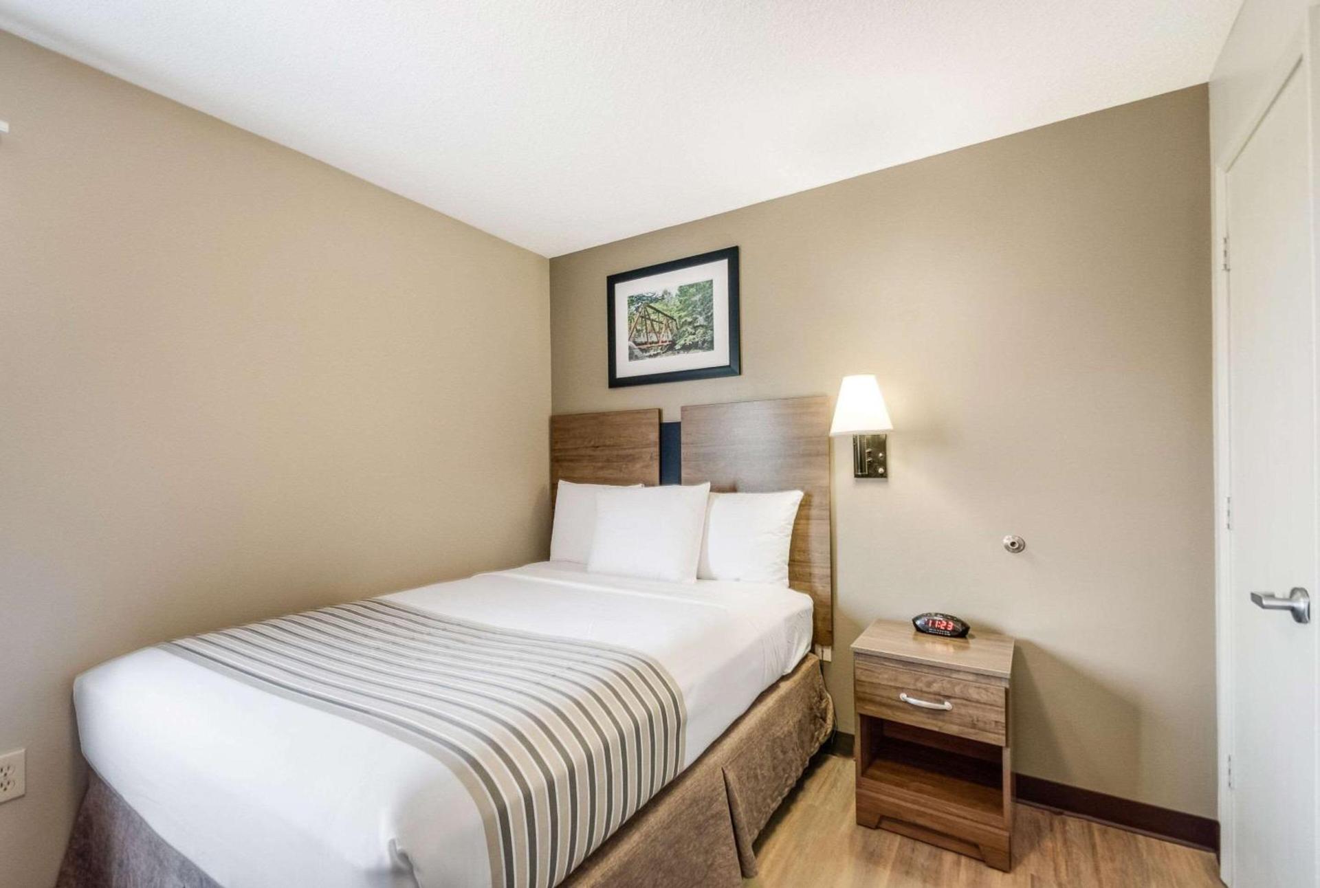 Suburban Studios Sterling - Washington Dulles photo 5