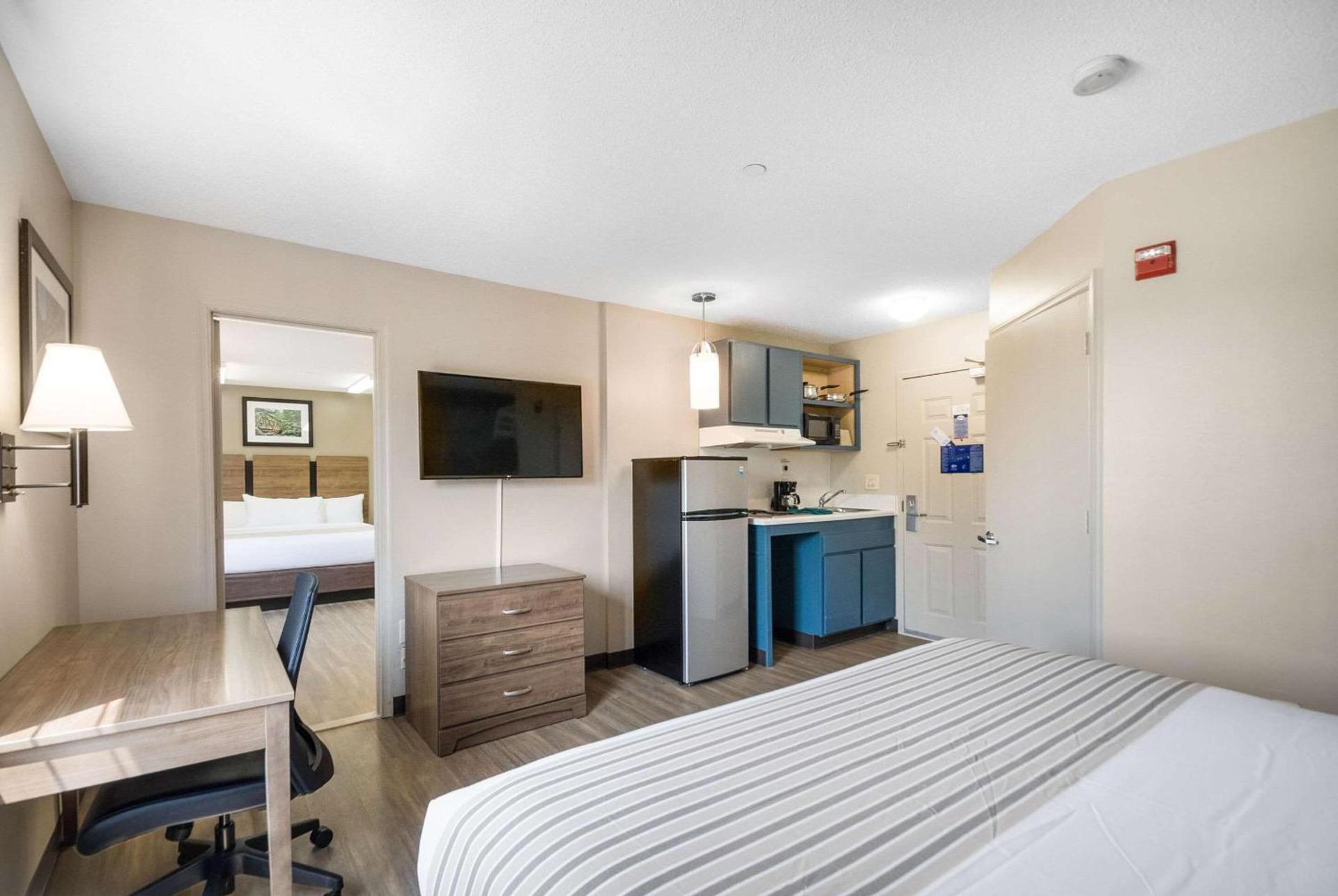 Suburban Studios Sterling - Washington Dulles photo 13