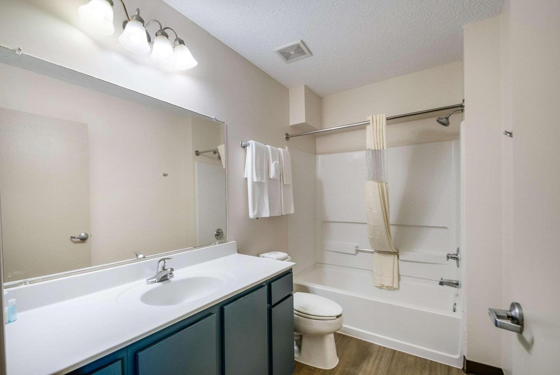 Suburban Studios Sterling - Washington Dulles photo 19