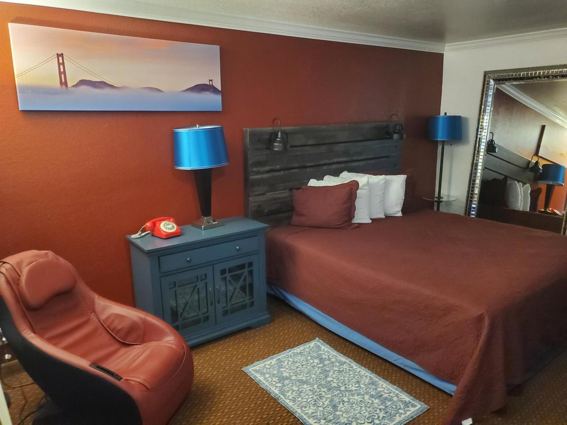 Americana Inn Motel photo 27