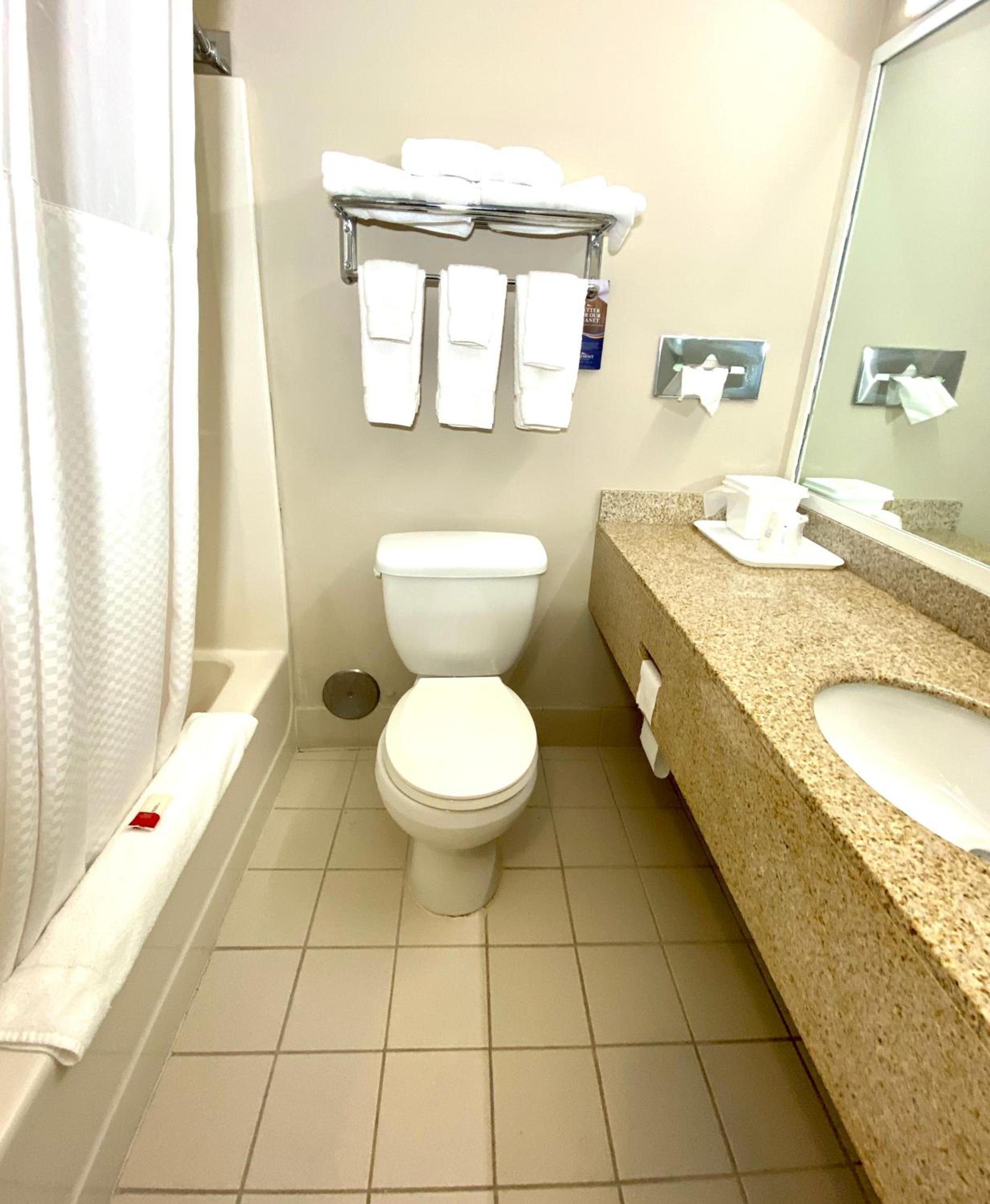 Baymont by Wyndham Latham Albany Airport photo 37
