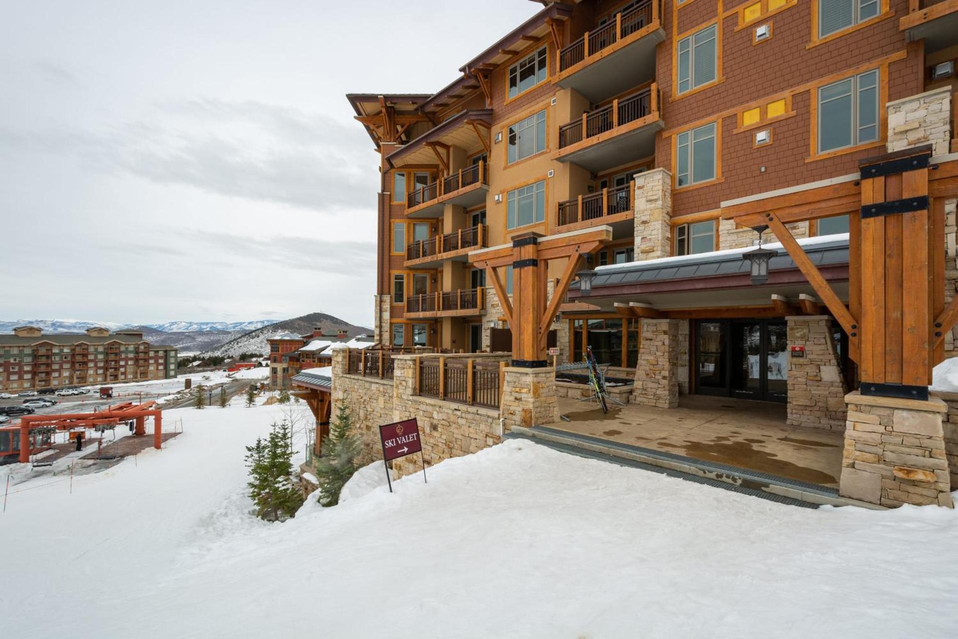 Luxury Resort Ski In Ski Out Hyatt Centric Residence Hotel Room Pool Gym Hot tub Restaurant More photo 4